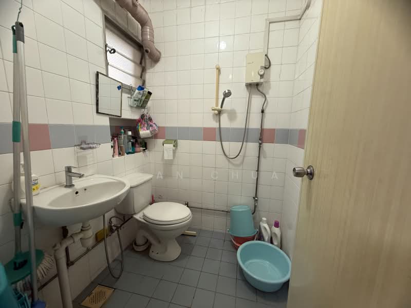 614 Choa Chu Kang Street 62, 614 Choa Chu Kang Street 62, Dairy Farm / Bukit Panjang / Choa Chu Kang, 4 Bedrooms, 1,367 sqft, HDB Flat For Sale, by Jean Chua, 500212200 - Bathroom - PropertyGuru.com.sg
