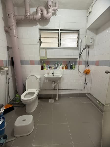 614 Choa Chu Kang Street 62, 614 Choa Chu Kang Street 62, Dairy Farm / Bukit Panjang / Choa Chu Kang, 4 Bedrooms, 1,367 sqft, HDB Flat For Sale, by Jean Chua, 500212200 - Bathroom - PropertyGuru.com.sg