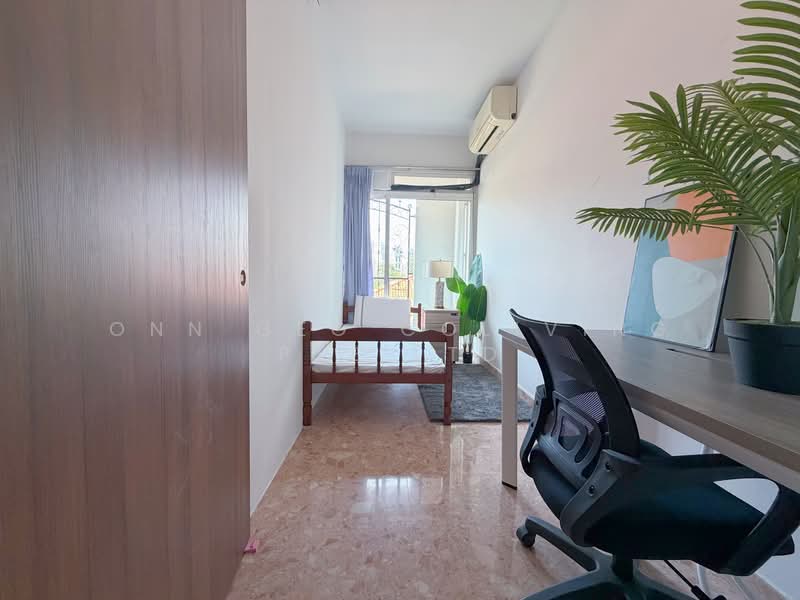 Seletaris, 501 Sembawang Road, Room Rental, 100 sqft, Condominium For Rent, by David, 500212206 - Bedroom - PropertyGuru.com.sg