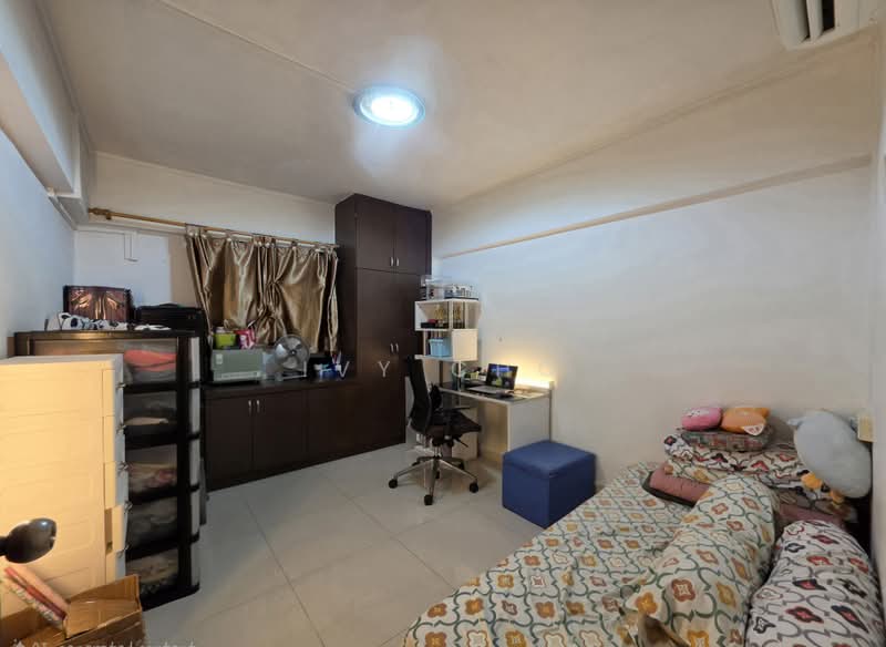 218 Ang Mo Kio Avenue 1, 218 Ang Mo Kio Avenue 1, 2 Bedrooms, 732 sqft, HDB Flat For Sale, by Ivy Cho, 500212207 - Bedroom - PropertyGuru.com.sg