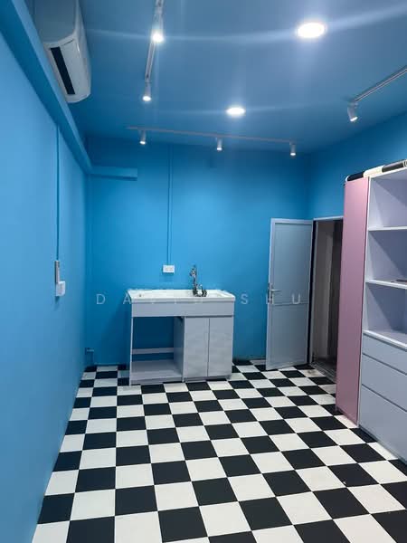 123 BUKIT MERAH LANE 1