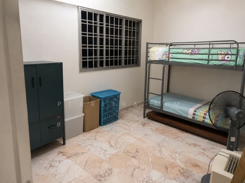 304 Jurong East Street 32, 304 Jurong East Street 32, 3 Bedrooms, 1,012 sqft, HDB Flat For Sale, by Pearlina Sim, 500212230 - Bedroom - PropertyGuru.com.sg