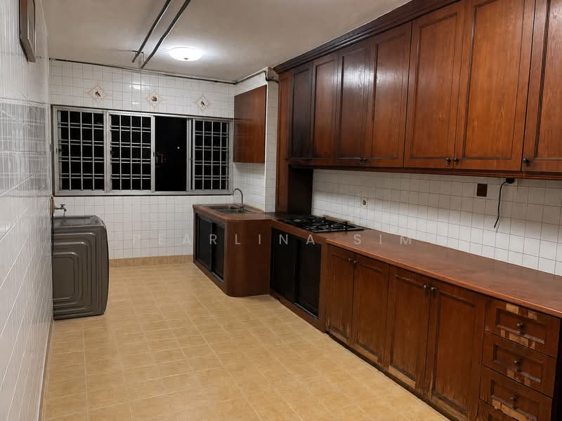 304 Jurong East Street 32, 304 Jurong East Street 32, 3 Bedrooms, 1,012 sqft, HDB Flat For Sale, by Pearlina Sim, 500212230 - Kitchen - PropertyGuru.com.sg