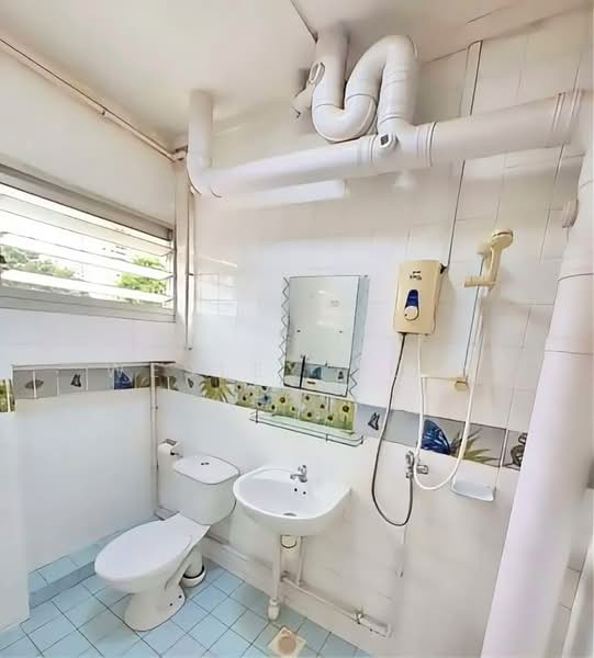 30A Holland Close, 30A Holland Close, Room Rental, 135 sqft, HDB Flat For Rent, by Wesley Yuen, 500212236 - Bathroom - PropertyGuru.com.sg