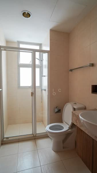 Gardenvista, 950 Dunearn Road, 3 Bedrooms, 1,141 sqft, Condominium For Sale, by Peric Guo, 500212237 - Common Bathroom - PropertyGuru.com.sg