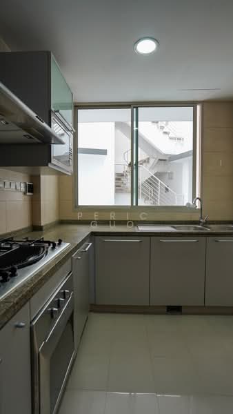 Gardenvista, 950 Dunearn Road, 3 Bedrooms, 1,141 sqft, Condominium For Sale, by Peric Guo, 500212237 - Kitchen - PropertyGuru.com.sg