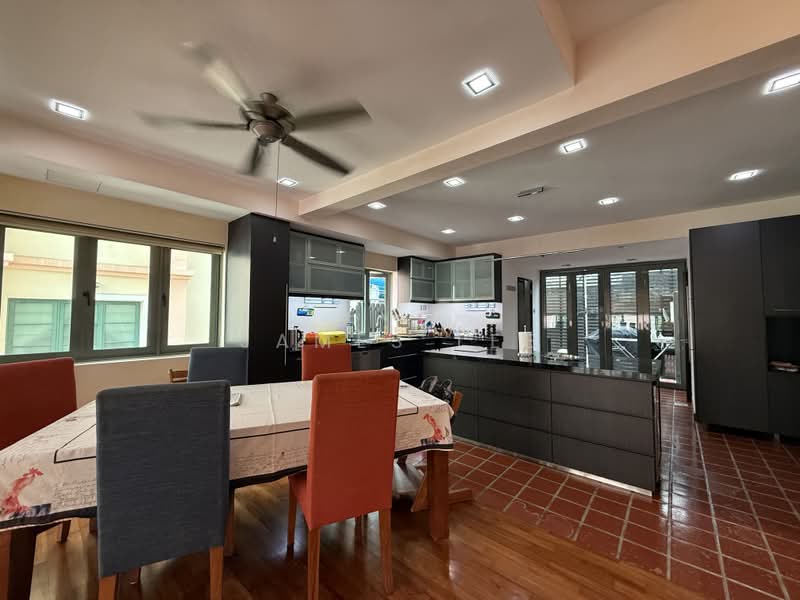 Saint Nicholas View, St. Nicholas View, 4 Bedrooms, 2,500 sqft, Terraced House For Sale, by James Lee, 500212244 - Kitchen - PropertyGuru.com.sg