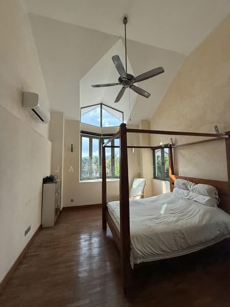 Saint Nicholas View, St. Nicholas View, 4 Bedrooms, 2,500 sqft, Terraced House For Sale, by James Lee, 500212244 - Bedroom - PropertyGuru.com.sg