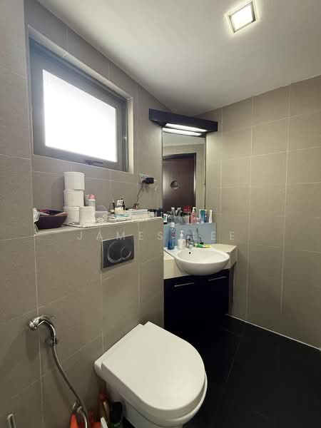 Saint Nicholas View, St. Nicholas View, 4 Bedrooms, 2,500 sqft, Terraced House For Sale, by James Lee, 500212244 - Bathroom - PropertyGuru.com.sg