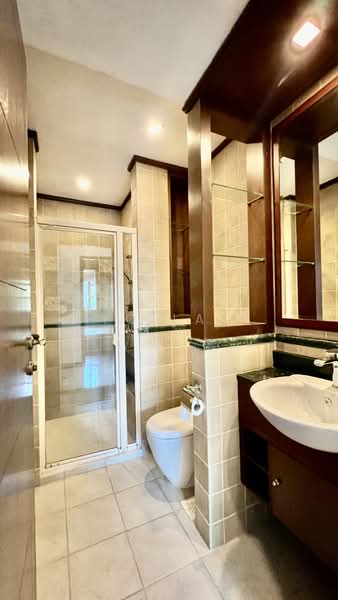 Palm Haven, 18 Palm Grove Avenue, 2 Bedrooms, 1,066 sqft, Condominium For Rent, by YQ Lai, 500212249 - Bathroom - PropertyGuru.com.sg