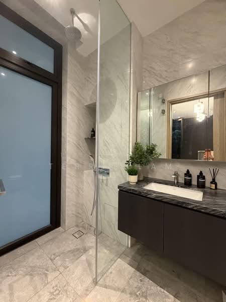Fernhill Road, , 6 Bedrooms, 7,441 sqft, Semi-Detached House For Sale, by Terrie Lam, 500212252 - Bathroom - PropertyGuru.com.sg