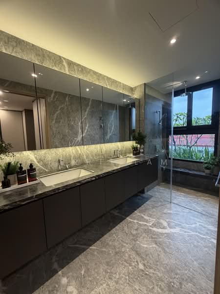 Fernhill Road, , 6 Bedrooms, 7,441 sqft, Semi-Detached House For Sale, by Terrie Lam, 500212252 - Bathroom - PropertyGuru.com.sg
