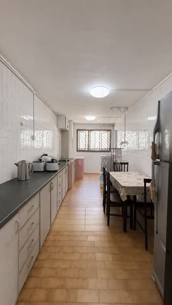 125 Bedok Reservoir Road, 125 Bedok Reservoir Road, 3 Bedrooms, 904 sqft, HDB Flat For Sale, by Serene Wang, 500212255 - Kitchen - PropertyGuru.com.sg
