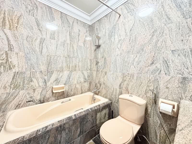 Le Hill, 42 Pasir Panjang Hill, Room Rental, 80 sqft, Condominium For Rent, by Linda Ho, 500212259 - Bathroom - PropertyGuru.com.sg