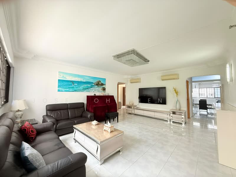 108 Bukit Batok West Avenue 6, 108 Bukit Batok West Avenue 6, 3 Bedrooms, 1,119 sqft, HDB Flat For Sale, by Jose Loh Zhenhao, 500212263 - Living Room - PropertyGuru.com.sg