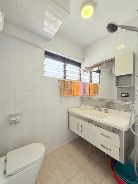 108 Bukit Batok West Avenue 6, 108 Bukit Batok West Avenue 6, 3 Bedrooms, 1,119 sqft, HDB Flat For Sale, by Jose Loh Zhenhao, 500212263 - Bathroom - PropertyGuru.com.sg