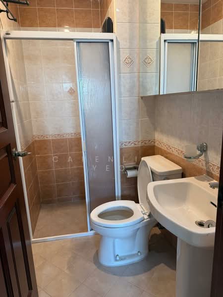 Thomson Imperial Court, 200 Upper Thomson Road, 4 Bedrooms, 2,250 sqft, Condominium For Rent, by Carenline Yeo, 500212265 - Bathroom - PropertyGuru.com.sg