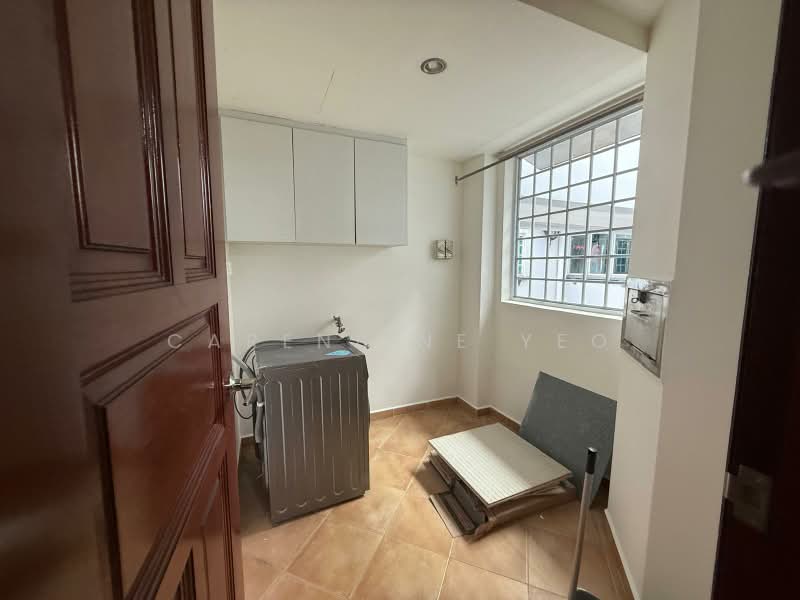 Thomson Imperial Court, 200 Upper Thomson Road, 4 Bedrooms, 2,250 sqft, Condominium For Rent, by Carenline Yeo, 500212265 - store / helper room - PropertyGuru.com.sg