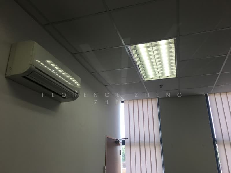Tradehub 21, 18 Boon Lay Way, 1,496 sqft, Light Industrial (B1) For Rent, by Florence Zheng Zhen, 500212267 - Interior - CommercialGuru.com.sg