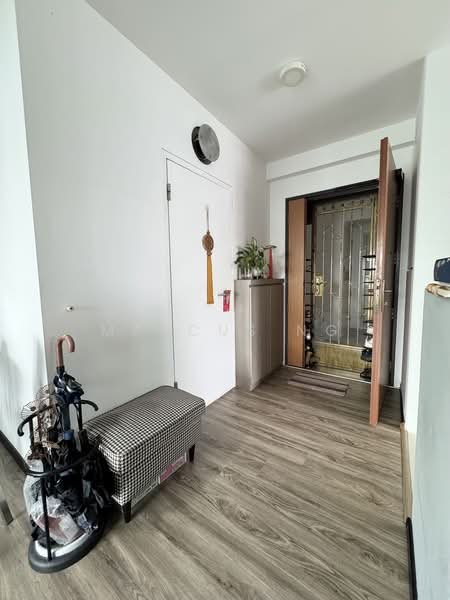 122B Punggol Edge, 122B Edgedale Plains, 3 Bedrooms, 1,001 sqft, HDB Flat For Sale, by Marcus Ng, 500212272 - Entrance - PropertyGuru.com.sg