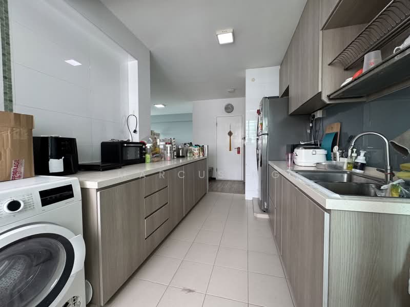 122B Punggol Edge, 122B Edgedale Plains, 3 Bedrooms, 1,001 sqft, HDB Flat For Sale, by Marcus Ng, 500212272 - Kitchen - PropertyGuru.com.sg