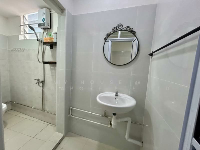 Lor 8 Geylang Rd, , Room Rental, 113 sqft, Shophouse For Rent, by Xiao Dong, 500212277 - Bathroom - PropertyGuru.com.sg