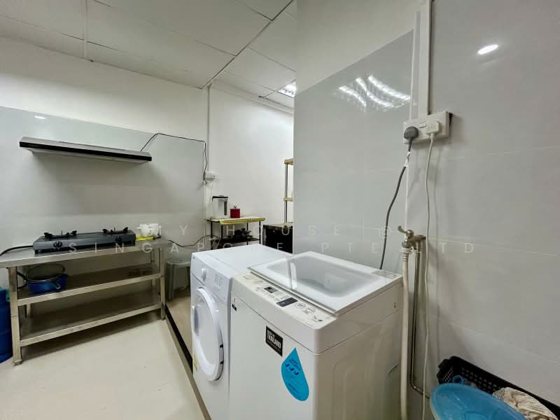 Lor 8 Geylang Rd, , Room Rental, 113 sqft, Shophouse For Rent, by Xiao Dong, 500212277 - Kitchen - PropertyGuru.com.sg