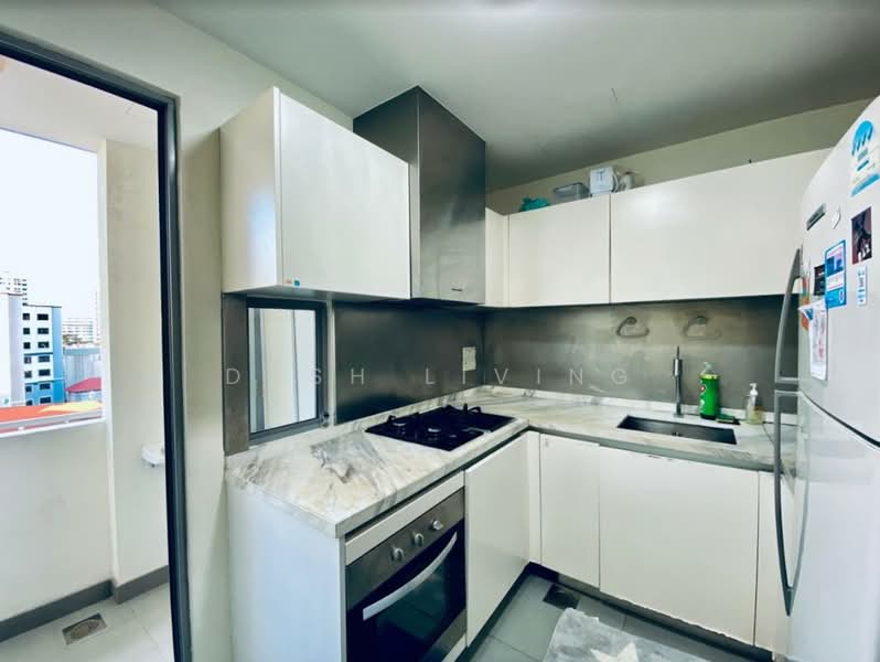 Atrium Residences, 1 Lorong 28 Geylang, 4 Bedrooms, 1,302 sqft, Apartment For Rent, by Dash Living, 500212286 - Kitchen - PropertyGuru.com.sg