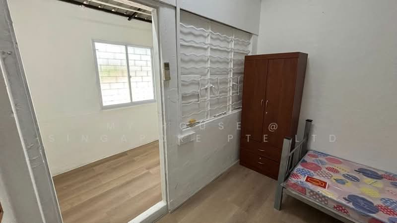 Guillemard Rd (near Lor 6 Geylang), , Room Rental, 108 sqft, Walk-up Apartment For Rent, by Xiao Dong, 500212290 - Bedroom - PropertyGuru.com.sg