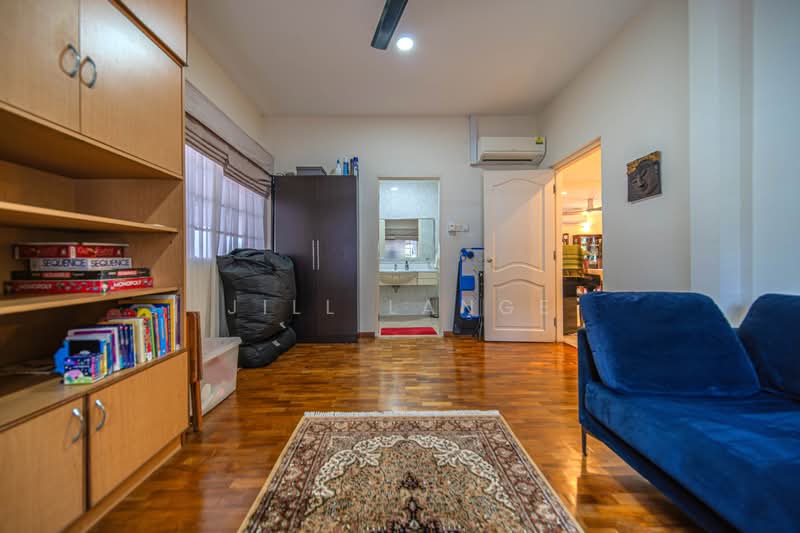 Siglap Plain, Siglap Plain, 5 Bedrooms, 2,790 sqft, Bungalow House For Sale, by Jill Lange, 500212302 - Granny Room with attached bathroom - PropertyGuru.com.sg