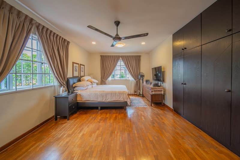 Siglap Plain, Siglap Plain, 5 Bedrooms, 2,790 sqft, Bungalow House For Sale, by Jill Lange, 500212302 - Master Bedroom - PropertyGuru.com.sg