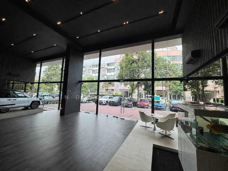 Vertex, 33 Ubi Avenue 3, 6,600 sqft, Light Industrial (B1) For Rent, by Andrew Wong, 500212306 - Entrance - CommercialGuru.com.sg