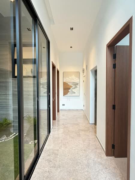 Freehold Inter Terrace near Sembawang Park | Jalan Sankam | Private Residential Enclave Near Coast, Jalan Sankam, 5 Bedrooms, 4,834 sqft, Terraced House For Sale, by Alvin Aw, 500212311 - Corridor - PropertyGuru.com.sg