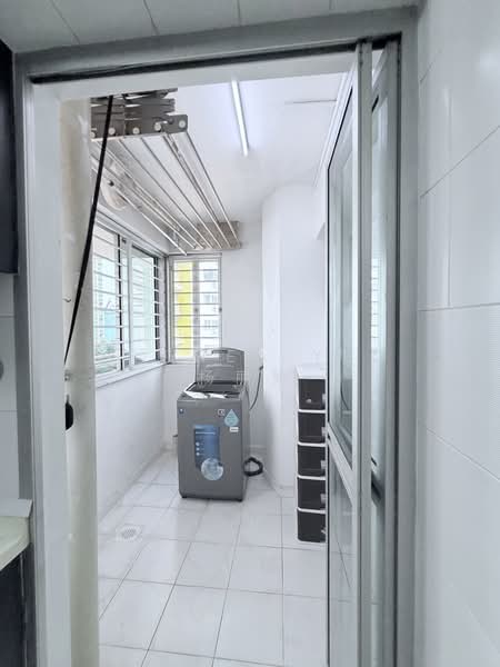 307C Ang Mo Kio Avenue 1, 307C Ang Mo Kio Avenue 1, 3 Bedrooms, 947 sqft, HDB Flat For Rent, by Anthea Yeo 杨丽娇, 500212320 - Balcony - PropertyGuru.com.sg