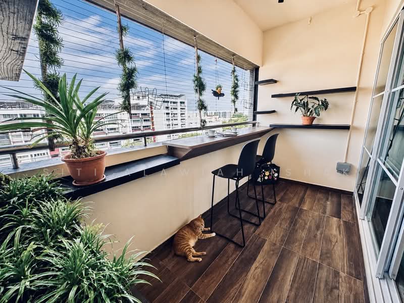 938 Tampines Avenue 5, 938 Tampines Avenue 5, 4 Bedrooms, 1,528 sqft, HDB Flat For Sale, by Siti Alawiah Ishak, 500212321 - Balcony - PropertyGuru.com.sg