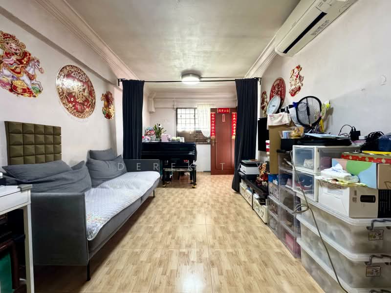 415 Hougang Avenue 10, 415 Hougang Avenue 10, 2 Bedrooms, 721 sqft, HDB Flat For Sale, by Derek Tay, 500212329 - Spacious Living Room - PropertyGuru.com.sg