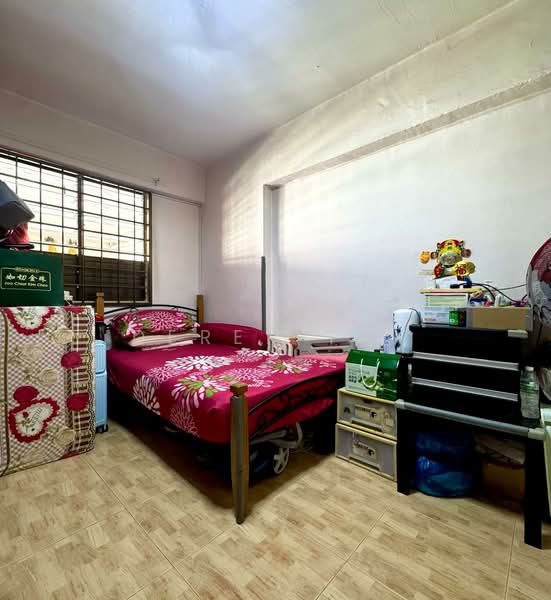 415 Hougang Avenue 10, 415 Hougang Avenue 10, 2 Bedrooms, 721 sqft, HDB Flat For Sale, by Derek Tay, 500212329 - Bedroom 2 - PropertyGuru.com.sg