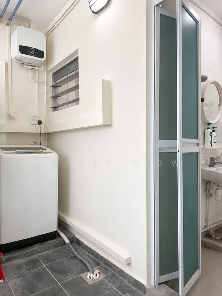 882 Woodlands Street 82, 882 Woodlands Street 82, 4 Bedrooms, 1,302 sqft, HDB Flat For Rent, by Kayden Siow, 500212330 - Bathroom - PropertyGuru.com.sg