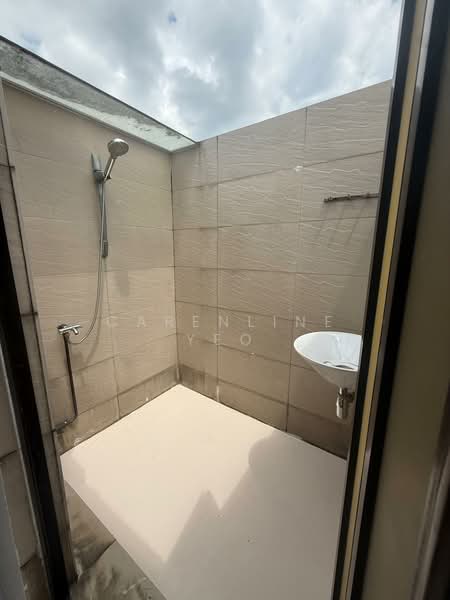 Thomson Imperial Court, 200 Upper Thomson Road, 4 Bedrooms, 2,228 sqft, Condominium For Sale, by Carenline Yeo, 500212335 - root Bathroom - PropertyGuru.com.sg