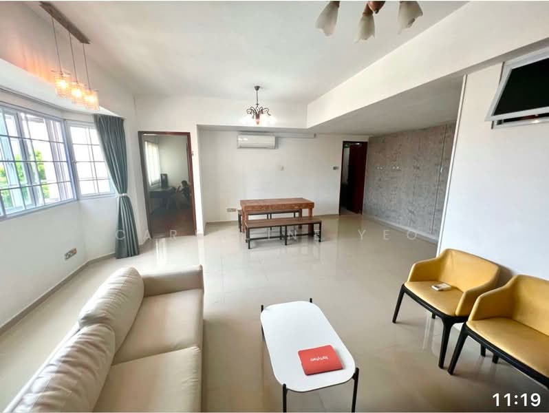 Thomson Imperial Court, 200 Upper Thomson Road, 4 Bedrooms, 2,228 sqft, Condominium For Sale, by Carenline Yeo, 500212335 - Living Room - PropertyGuru.com.sg