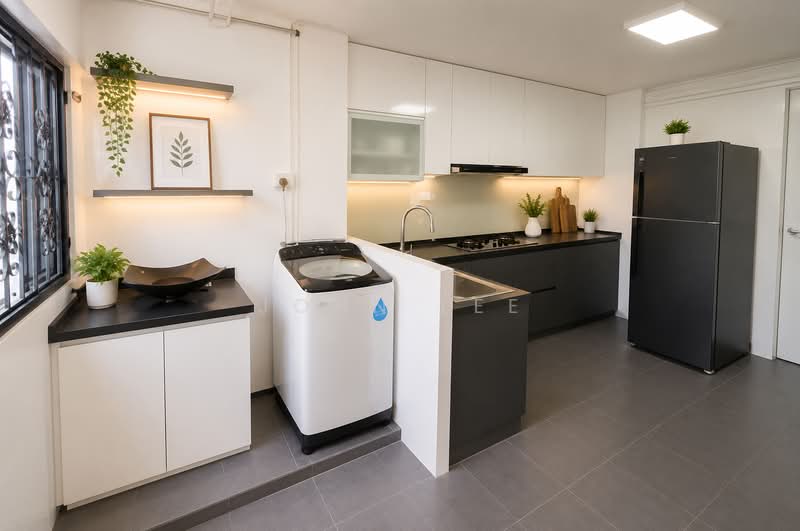 241 Jurong East Street 24, 241 Jurong East Street 24, 2 Bedrooms, 732 sqft, HDB Flat For Sale, by John Lee, 500212337 - Kitchen - PropertyGuru.com.sg
