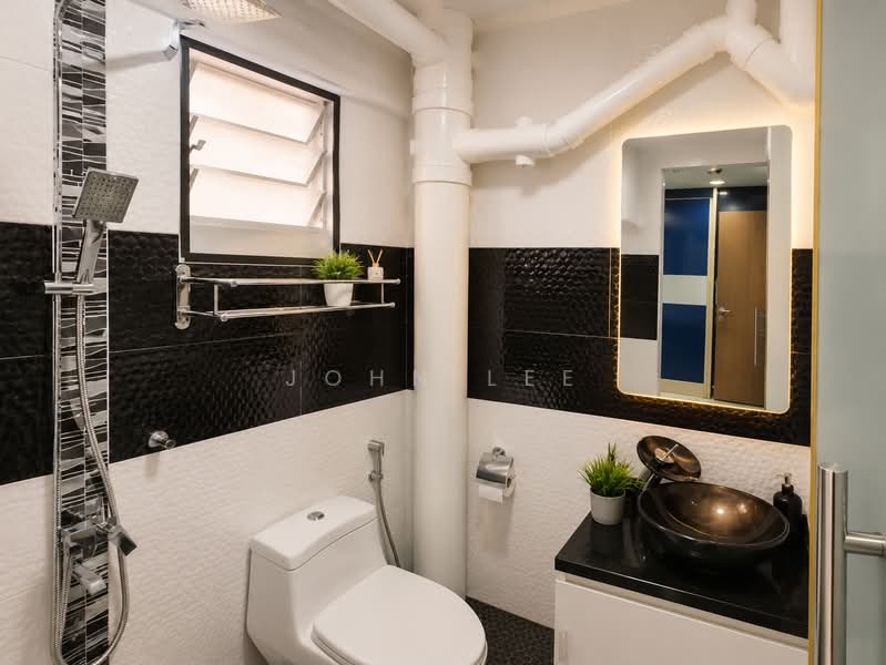 241 Jurong East Street 24, 241 Jurong East Street 24, 2 Bedrooms, 732 sqft, HDB Flat For Sale, by John Lee, 500212337 - Bathroom - PropertyGuru.com.sg