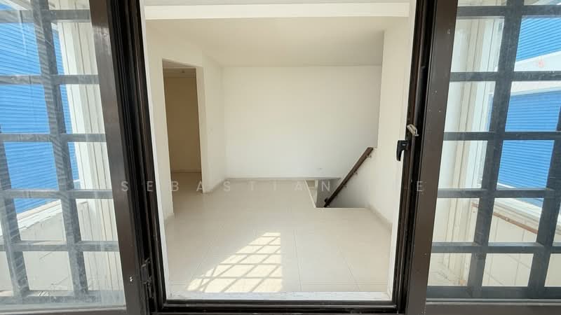 166 Bukit Batok West Ave 8, 166 Bukit Batok West Ave 8, 2,067 sqft, Shop / Shophouse For Sale, by Sebastian Lee, 500212352 - Interior - CommercialGuru.com.sg