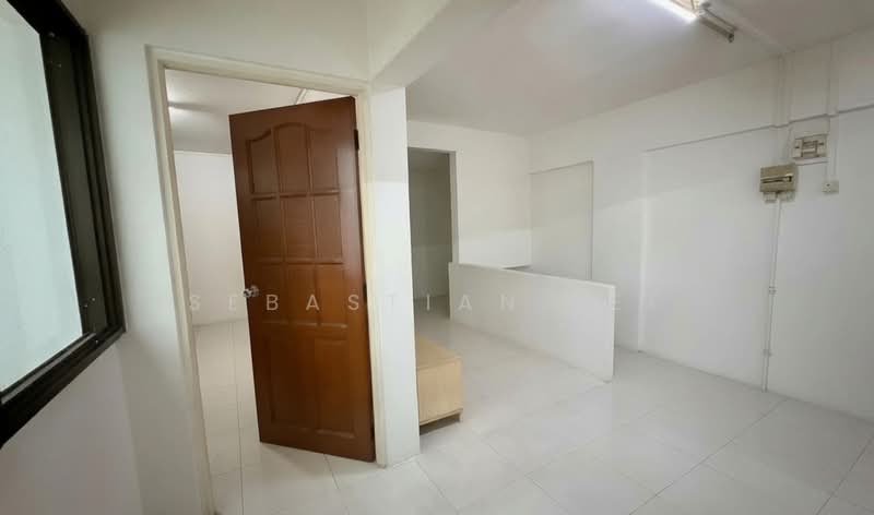 166 Bukit Batok West Ave 8, 166 Bukit Batok West Ave 8, 2,067 sqft, Shop / Shophouse For Sale, by Sebastian Lee, 500212352 - Interior - CommercialGuru.com.sg