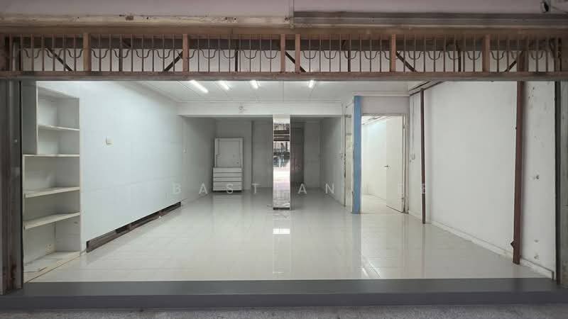 166 Bukit Batok West Ave 8, 166 Bukit Batok West Ave 8, 2,067 sqft, Shop / Shophouse For Sale, by Sebastian Lee, 500212352 - Interior - CommercialGuru.com.sg