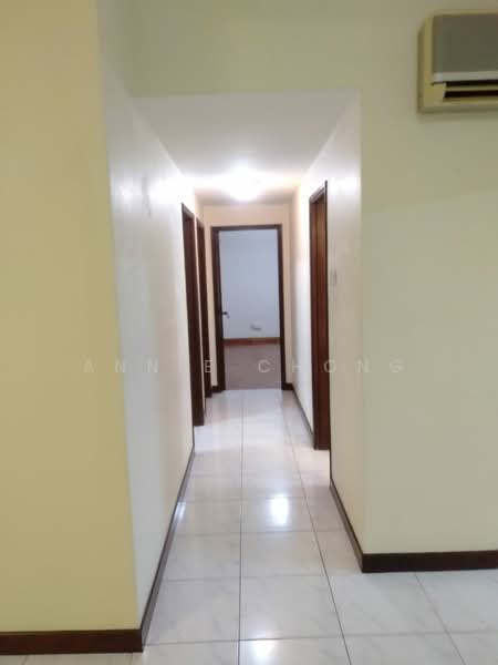 Bukit Regency, 5 Upper Bukit Timah View, 3 Bedrooms, 1,356 sqft, Condominium For Rent, by Annie Chong, 500212353 - Corridor - PropertyGuru.com.sg