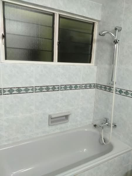 Bukit Regency, 5 Upper Bukit Timah View, 3 Bedrooms, 1,356 sqft, Condominium For Rent, by Annie Chong, 500212353 - Bathroom - PropertyGuru.com.sg
