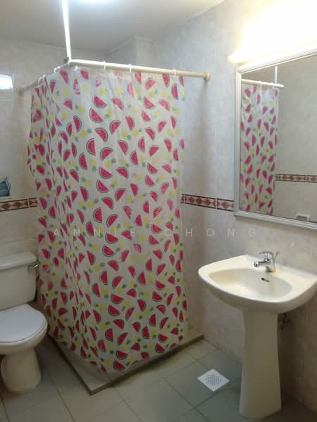 Bukit Regency, 5 Upper Bukit Timah View, 3 Bedrooms, 1,356 sqft, Condominium For Rent, by Annie Chong, 500212353 - Bathroom - PropertyGuru.com.sg