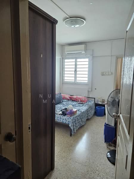 219 Ang Mo Kio Avenue 1, 219 Ang Mo Kio Avenue 1, 2 Bedrooms, 721 sqft, HDB Flat For Rent, by Nurnavi Makruf, 500212361 - Bedroom - PropertyGuru.com.sg