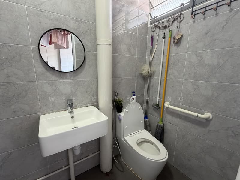 13 Toh Yi Drive, 13 Toh Yi Drive, Room Rental, 150 sqft, HDB Flat For Rent, by Wee Chye Heng (Alan Wee), 500212363 - Bathroom - PropertyGuru.com.sg